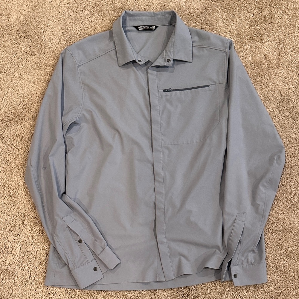 Arc'teryx Men's Light Gray / Blue Top